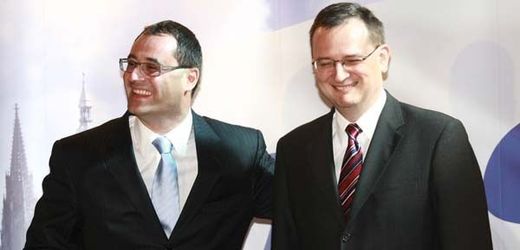 Boris Šťastný (vlevo) a Petr Nečas.