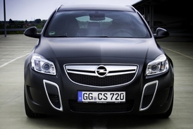 Do výběru rychlých policejních vozů se dostal i Opel Insignia OPC. 