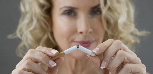 Zahodit cigaretu by mělo být s novým projektem EU snazší.