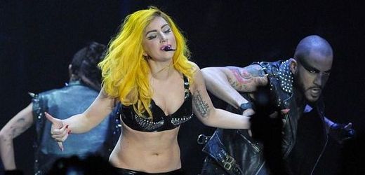 Lady Gaga - výnosná umělkyně Universal Music - na pražském koncertě.