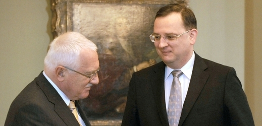 Premiér Petr Nečas a prezident Václav Klaus.