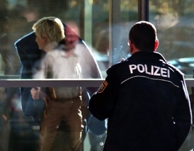 Ze skupiny údajných "hnědých teroristů" je naživu jen Beate Zschäpeová (vlevo), která se minulý týden sama vydala úřadům.