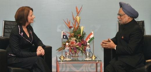 Gillardová při jednání se svým indickým protějškem Manmohanem Singhem.