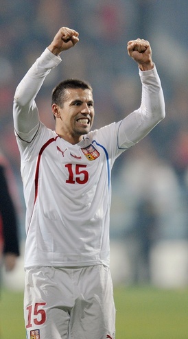 Milan Baroš oslavuje postup na mistrovství Evropy.