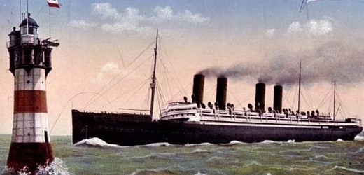 Loď Kronprinzessin Cecilie z Brém do New Yorku, na které v listopadu 1911 plula i Ema Destinnová. Loď se dostala do obrovské bouře a plavba se protáhla o dva dny. 
