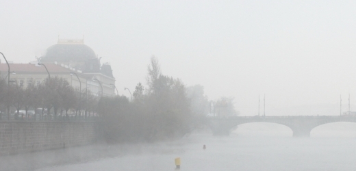 Na řadě míst ČR život stále komplikuje škodlivý smog. 
