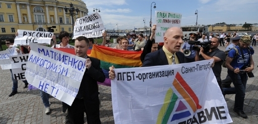 Pochody gayů a leseb budou asi v Petrohradu zakázané.