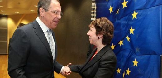Ruský šéf diplomacie Lavrov a šéfka diplomace EU Ashtonová.