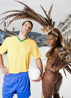 Mnoho cizinců si Brazílii spojuje především s fotbalem a karnevaly.