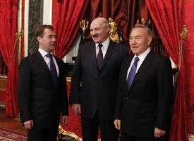 "Udělali jsme velký krok k vytvoření Euroasijského svazu," prohlásil po podpisu Medveděv a poděkoval partnerům.