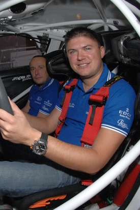 Martin Prokop (vpředu) se spolujezdcem Janem Tománkem.