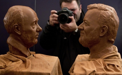 Busty rivalů v madridském muzeu voskových figurín.