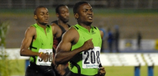 Jamajský sprinter Steve Mullings (v popředí).