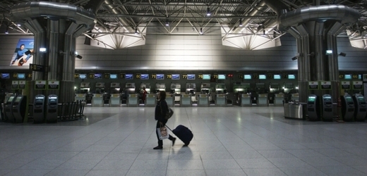 Portugalské letiště zasáhla generální stávka proti úsporným opatřením.