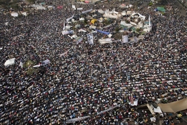 Páteční modlitby na náměstí Svobody (Tahrír).