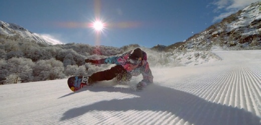 Extrémní snowboarding ve filmu The Art of Flight. 