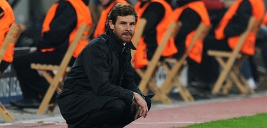 Trenér André Villas-Boas nezažívá s Chelsea úspěšný vstup do sezony.