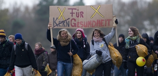 Transport vyhořelého jaderného paliva z Francie provázely v Německu již tradičně masivní protesty (Foto: Profimedia).