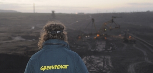 Aktivisté obsadili uhelné rypadlo, bojují proti prolomení limitů.