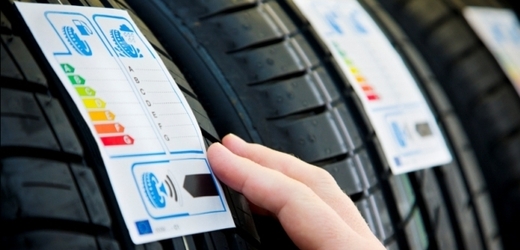 Za rok již budou muset být pneumatiky označeny informačními štítky.