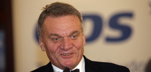 Primátor Bohuslav Svoboda je v kauze Kotrouše bezradný.