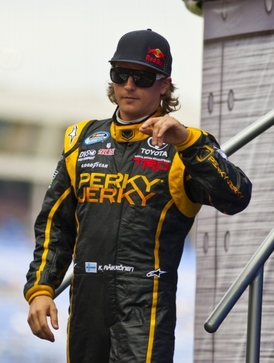 Kimi Räikkönen při závodech americké NASCAR.