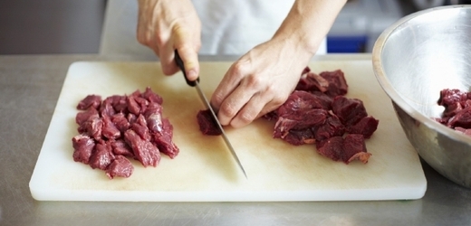 Inspekce zakázala prodej 78 kilogramů masa (ilustrační foto).