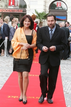 I Johnova bývalá žena Zlata Adamovská ví, že předseda VV je velký milovník žen.