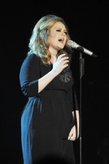 Zpěvačka Adele má šest nominací.
