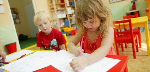 Ve speciálních školkách se mohou děti učit anglicky už od dvou let.