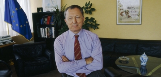 Předseda Evropské komise Jacques Delors.