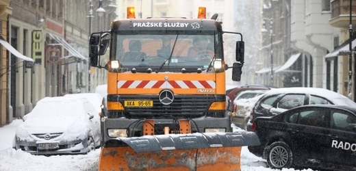 Pražské služby vloni vyhrály i obří tendr za deset miliard na čištění ulic. Budou v představenstvu dohlížet na letošní úklid sněhu stejní lidé?