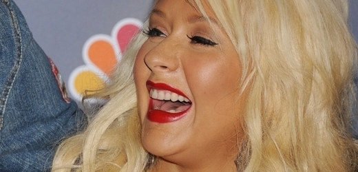 Zpěvačka Christina Aguilera bojuje s nadváhou od rozvodu. S dvojitou bradou se zřejmě na nějakou dobu smířila.