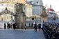 Prezidenti mimo jiné ve čtvrtek na Pražském hradě zahájili unikátní výstavu Carský dvůr pod vládou Romanovců, která má nejen přiblížit život panovníků této dynastie, ale také běžného lidu v 16. a 17. století. Výstava je umístěna v Císařské konírně a návštěvníkům nabízí k prohlédnutí asi 150 předmětů mimo jiné např. šperky, ukázky dámských toalet či osobní věci carevičů a careven. (Foto: Karel Šanda)