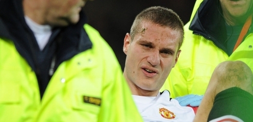Zraněný kapitán Manchesteru United Nemanja Vidič.