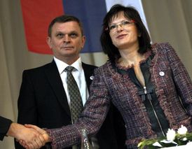 Anna Belousovová byla 12. listopadu na ustavujícím sjezdu nové politické strany Národ a spravedlnost zvolena předsedkyní.  