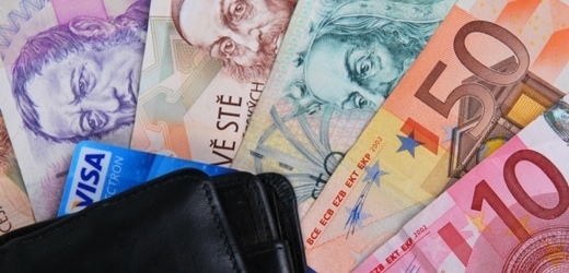 V Novém Boru žena ztratila 177 tisíc korun v různých měnách (ilustrační foto).