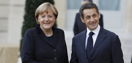 Francouzský prezident Nicolas Sarkozy a německá kancléřka Angela Merkelová, hlavní hybatelé summitu EU.
