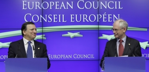Bruselský summit se snažil vyřešit krizi eurozóny.