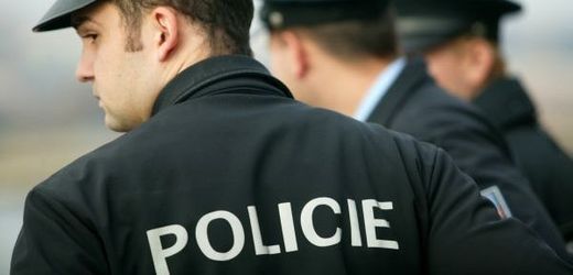 Policie dopadla čtyři muže, kteří vydírali a bili pražského podnikatele (ilustrační foto).