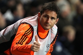 Středopolař Chelsea Frank Lampard.
