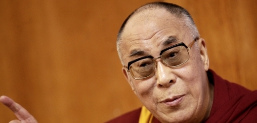 Dalajlama se všude směje.