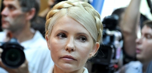 Ukrajinská expremiérka Julija Tymošenková byla odsouzena k sedmi letům vězení.