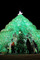 Tak trochu jiný stromeček. Jolanta Smidtiene vytvořila v Litvě nádherný vánoční ”eko” stromek z PET lahví.