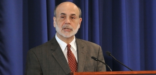 Séf Fedu Ben Bernanke ujitil americké senátory, že nechce zapojit USA do dluhové krize v Evropě.