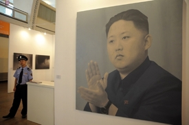Kim Čong-un se stal předmětem kultu osobnosti, ještě než se ujal vlády.