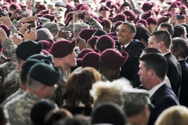 Prezident Obama vítá navrátilce z Iráku.