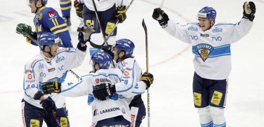 Hokejisté Finska porazili vedoucí Švédy.