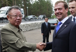 Kim Čong-il na srpnovém setkání s ruským prezidentem Dmitrijem Medveděvem.