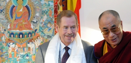 Dalajlama se s Václavem Havlem pravidelně setkával.